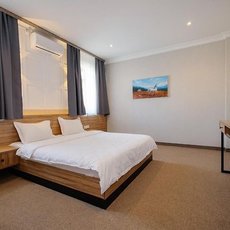 281 Hotel 比什凯克 外观 照片